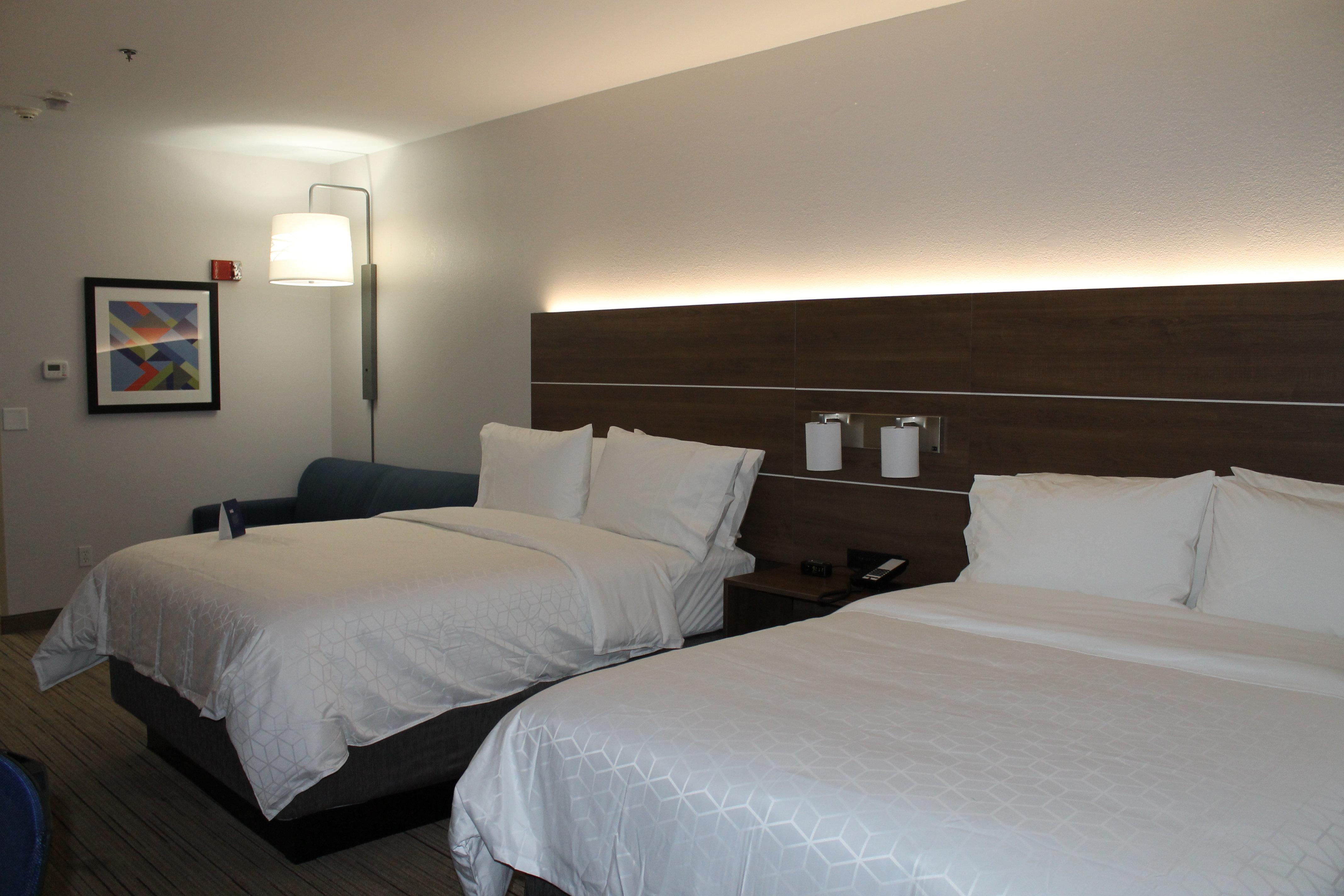 Holiday Inn Express & Suites - Tulare By Ihg Eksteriør bilde