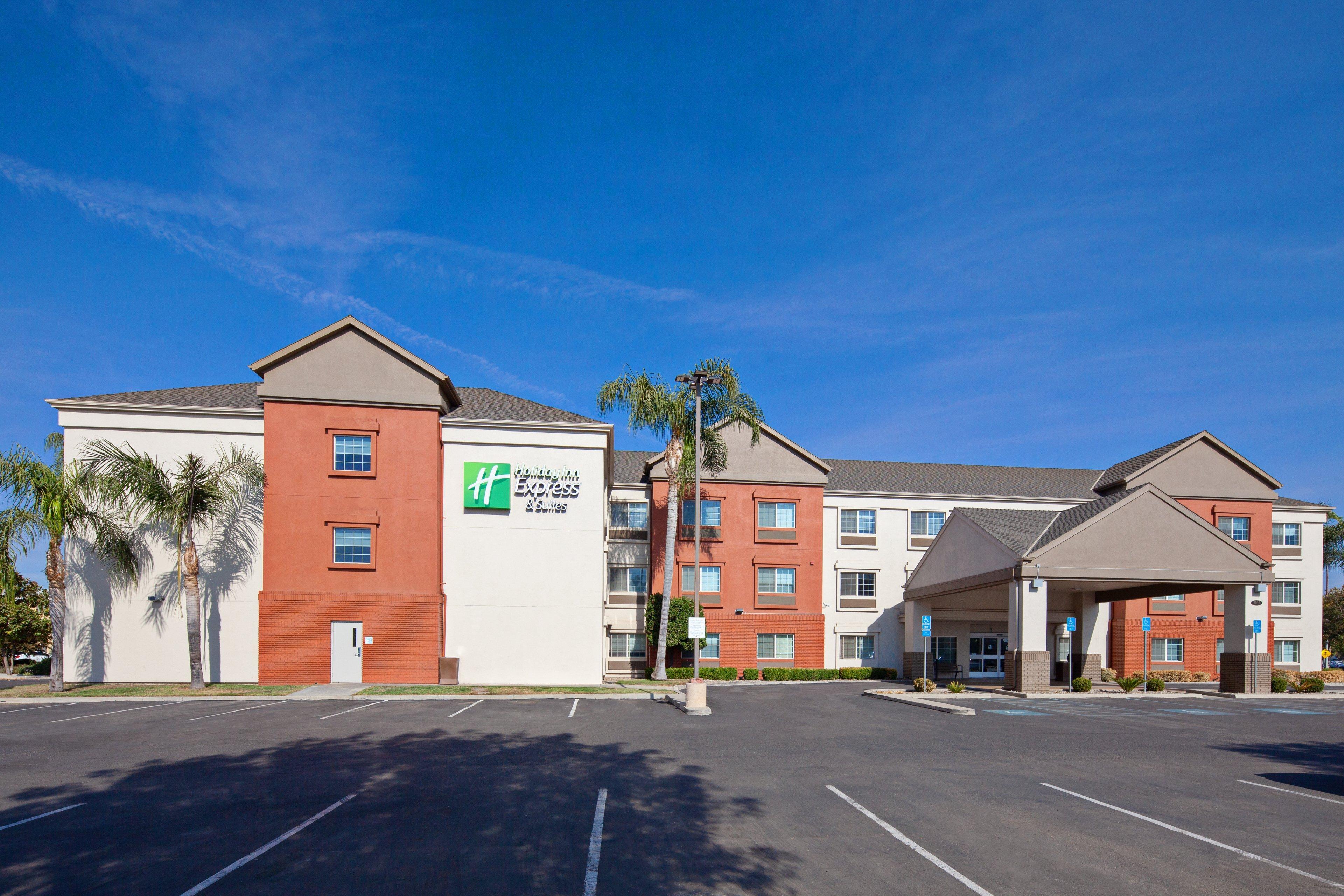 Holiday Inn Express & Suites - Tulare By Ihg Eksteriør bilde