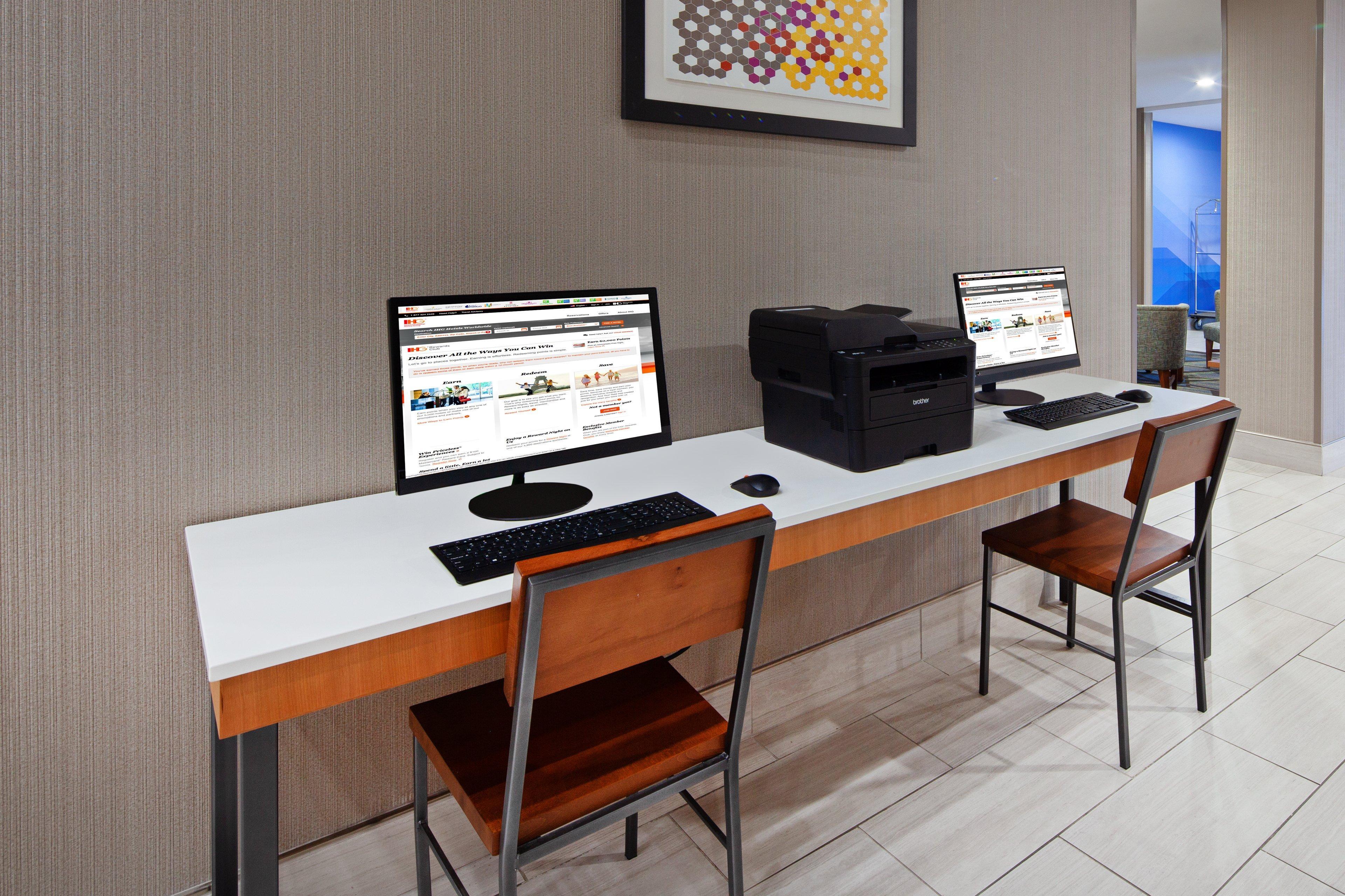 Holiday Inn Express & Suites - Tulare By Ihg Eksteriør bilde