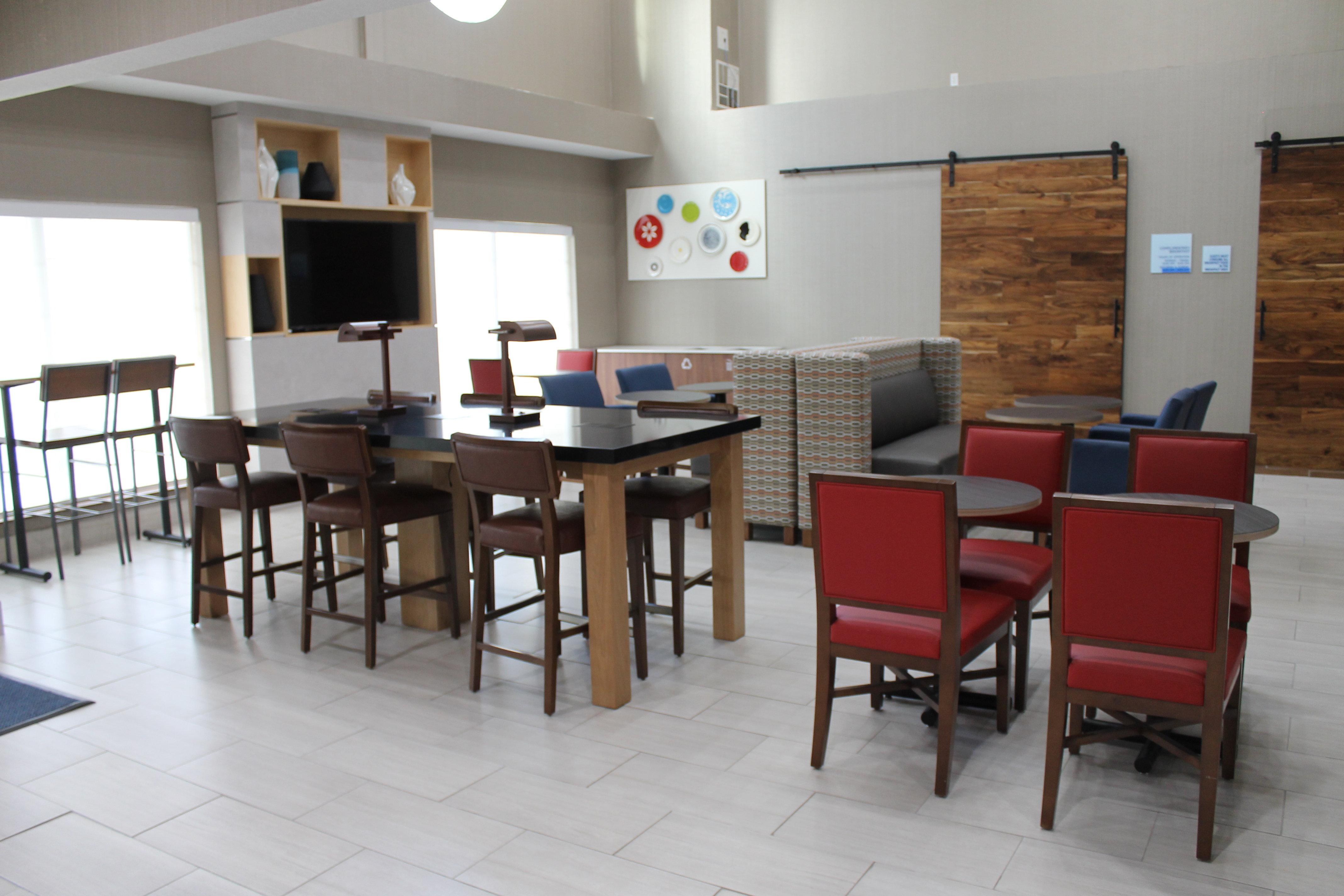 Holiday Inn Express & Suites - Tulare By Ihg Eksteriør bilde
